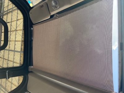 ロール式サンシェード